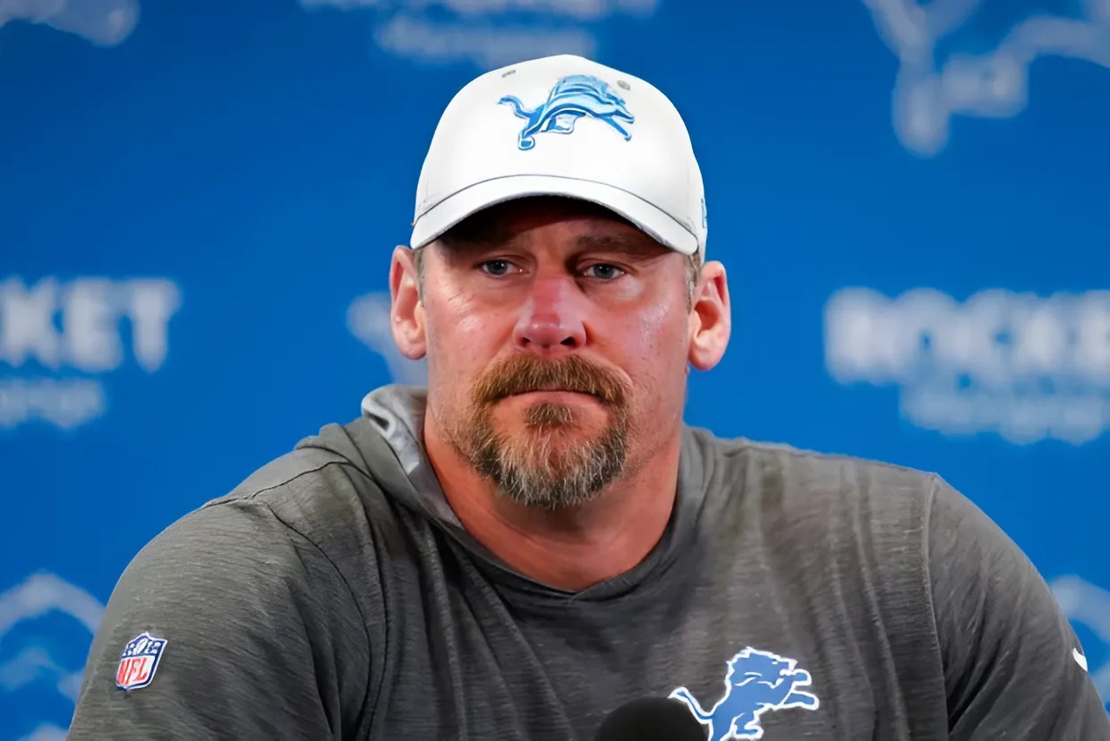 SAD NEWS: Detroit Lions players and fans tearfully pray for head coach