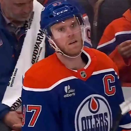 Cover Image for The Edmonton Oilers have struggled against the LA Kings, and even though they won Game 4 to tie the series, frustration is starting to spread among Oilers fans. Now, a video of Connor McDavid reacting to a Kings goal while on the bench has gone viral—and fans are all saying the same thing about it… 😳