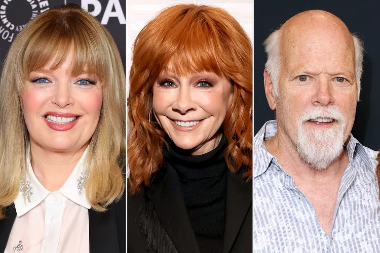 Cover Image for Reba McEntire Teases New Sitcom Will Feature Her Former Reba Costar Melissa Peterman and Boyfriend Rex Linn