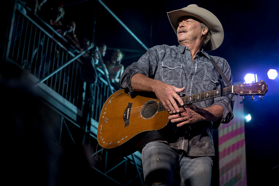 Cover Image for You don’t often see a man battling CMT smiling so brightly on stage. But there he was. There he was – in his white tour jacket, his signature cowboy hat, microphone in hand, his eyes sparkling with quiet joy. But if you looked beneath the surface, you wouldn’t know… behind that smile was a long journey of pain and courage. When he was battling Charcot-Marie-Tooth disease, Alan didn’t complain. He endured quietly. He kept the faith. And then he returned to the stage. Not for applause – but because music was the one thing he never gave up. Alan once said, “I don’t sing to be seen. I sing because it’s how I stay whole.” And it was true – that smile wasn’t a cover-up. It was an affirmation: “I’m still here. I’m still singing. And I’m still me.” Even though he knew that each performance could be his last, Alan still chose to stand up with style. Because for him, it was more than just a performance. It was the most beautiful farewell – no tears, no weakness – but filled with the heart of a Southern man: steadfast, sincere and never giving up.