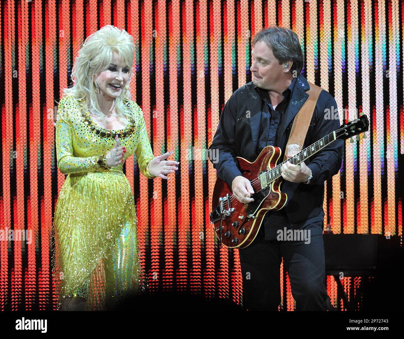 Cover Image for Alan Jackson Visits Dolly Parton in Hospital: Fans Show Overwhelming Support
