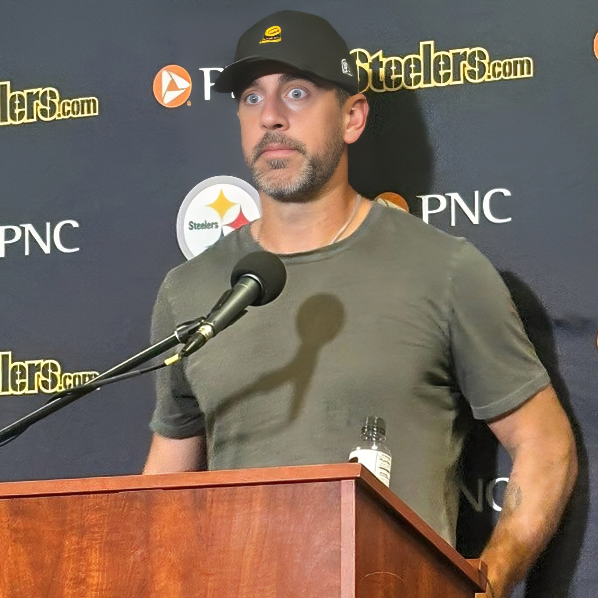 Steelers QB Aaron Rodgers Unleashes Savage Shot at Jets HC Aaron Glenn ...