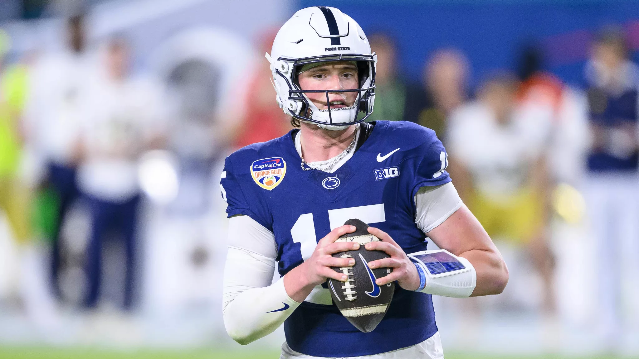 Fans and media reacting to breaking news