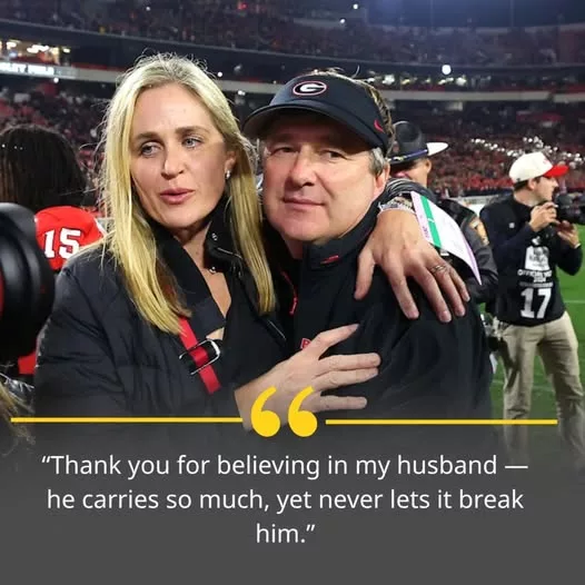 Cover Image for 🏆 5 MINUTES AGO: “Thank you for believing in my husband” — Coach Kirby Smart’s wife breaks down, revealing the secret behind the Georgia Bulldogs’ impressive 35–10 victory over Texas! After Georgia’s commanding 35–10 win over Texas, social media erupted as Coach Kirby Smart’s wife shared an emotional message that deeply moved millions of fans. She revealed that before the game, Smart had been under tremendous mental pressure — nearly exhausted from carrying the weight of his team’s and fans’ expectations. But instead of breaking down, he turned that pressure into motivation, leading Georgia through one of the most resilient and emotionally charged performances in program history. Those present at the stadium reported that after the final whistle, Kirby Smart stood silently for a moment, offering only a faint smile — the smile of a man who had walked through the storm and come out stronger than ever. It wasn’t just a win on the field — it was a victory of faith, love, and unbreakable spirit, one that echoed far beyond the scoreboard and straight into the hearts of millions of Georgia Bulldogs fans. ❤️🔥