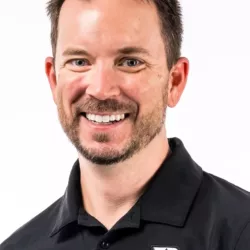 The Duke Blue Devils men's basketball family is mourning a profound and heartbreaking loss after the tragic passing of one of its own — a longtime cameraman whose work quietly shaped the memories of generations of fans.