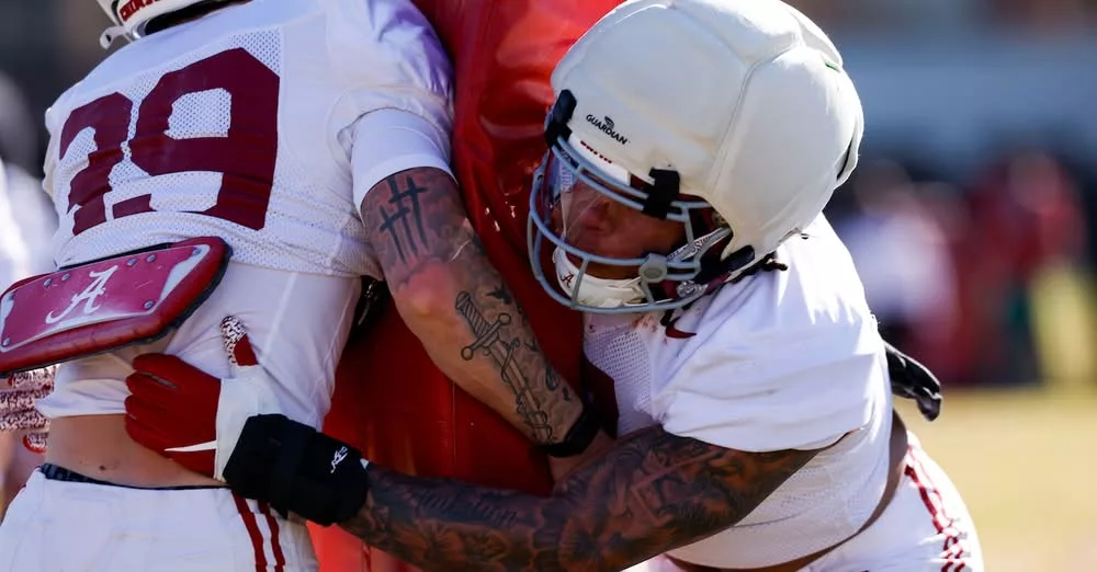 Cover Image for REPLACING THE HEART OF THE DEFENSE: Alabama Crimson Tide football FACES CRITICAL INSIDE LINEBACKER BATTLE THIS SPRING