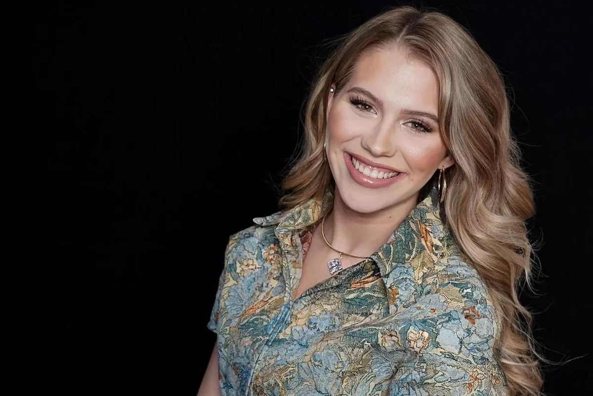 Cover Image for You can hear touches of Lee Ann Womack and Alison Krauss in Hannah Harper’s voice—warmth, grace, and timeless country soul. But what truly stands out is that she never sounds borrowed. Even with echoes of greatness, her voice carries an identity all its own.