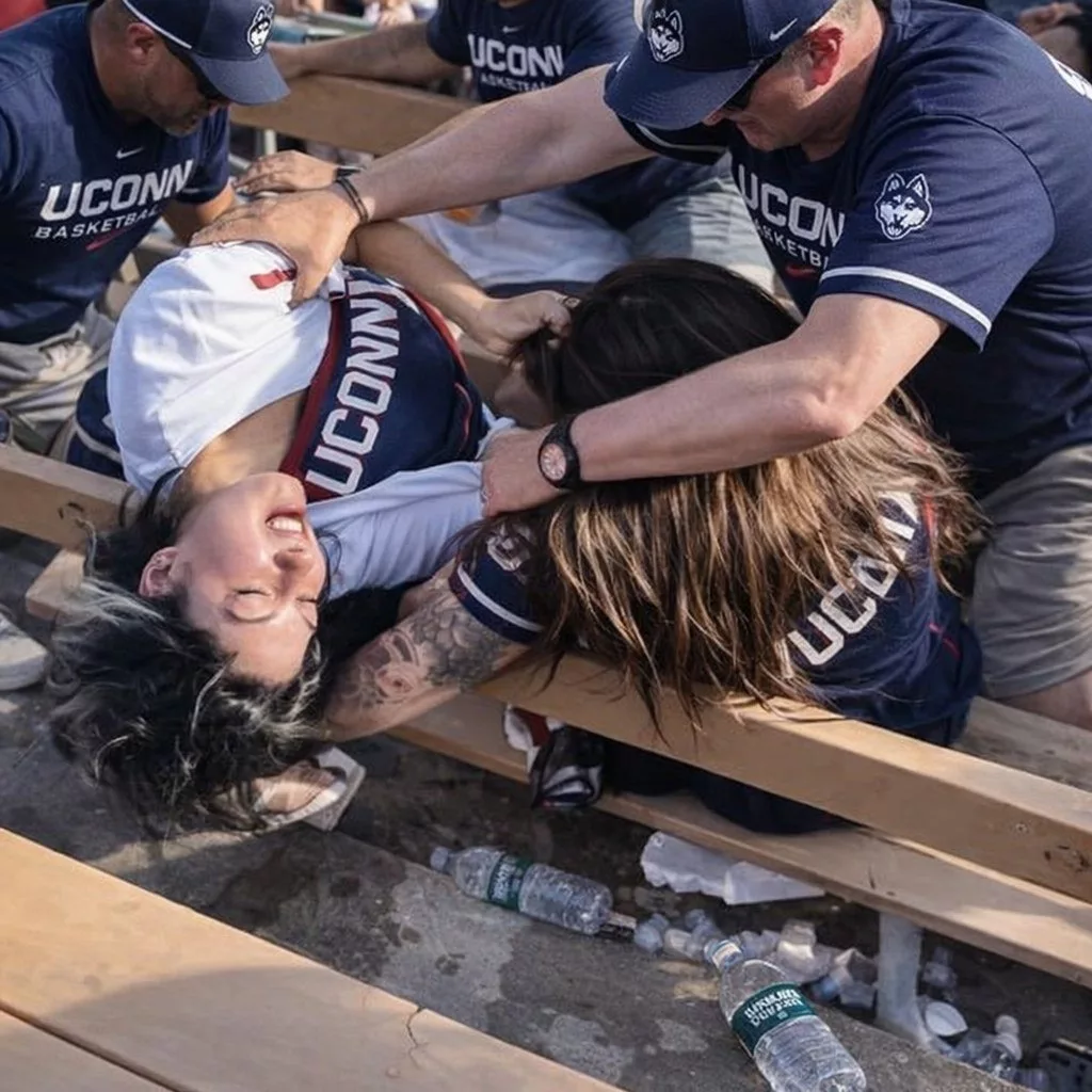Cover Image for Two Female UConn Basketball Fans Throw Wild Haymakers in One of the Craziest Fights You’ll See [VIDEO]