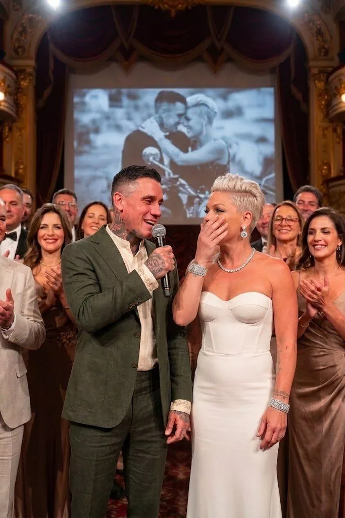 Cover Image for A SPECIAL MOMENT: Last night, Carey Hart took the stage, delivering a deeply emotional performance — a tribute to P!nk, who watched quietly from the audience. There was no attempt to highlight the global fame or cultural influence that has defined her years in the spotlight.