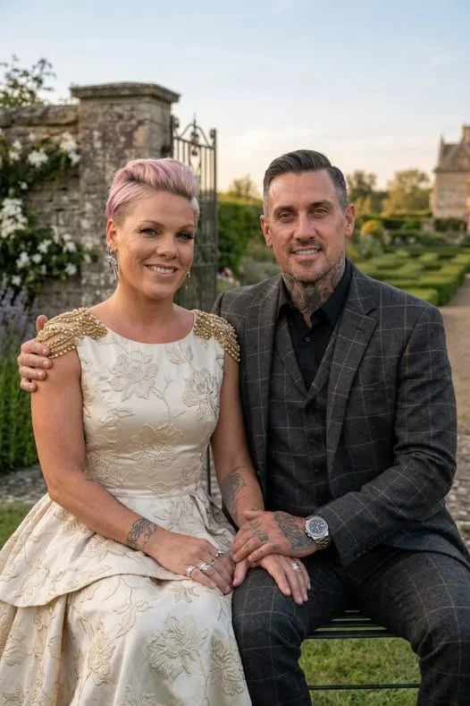 Cover Image for 🌸 A Gentle Update from P!nk & Carey Hart 🌸 Just a short while ago, Carey Hart shared a deeply personal and loving message from their home about his wife, the incredible P!nk.