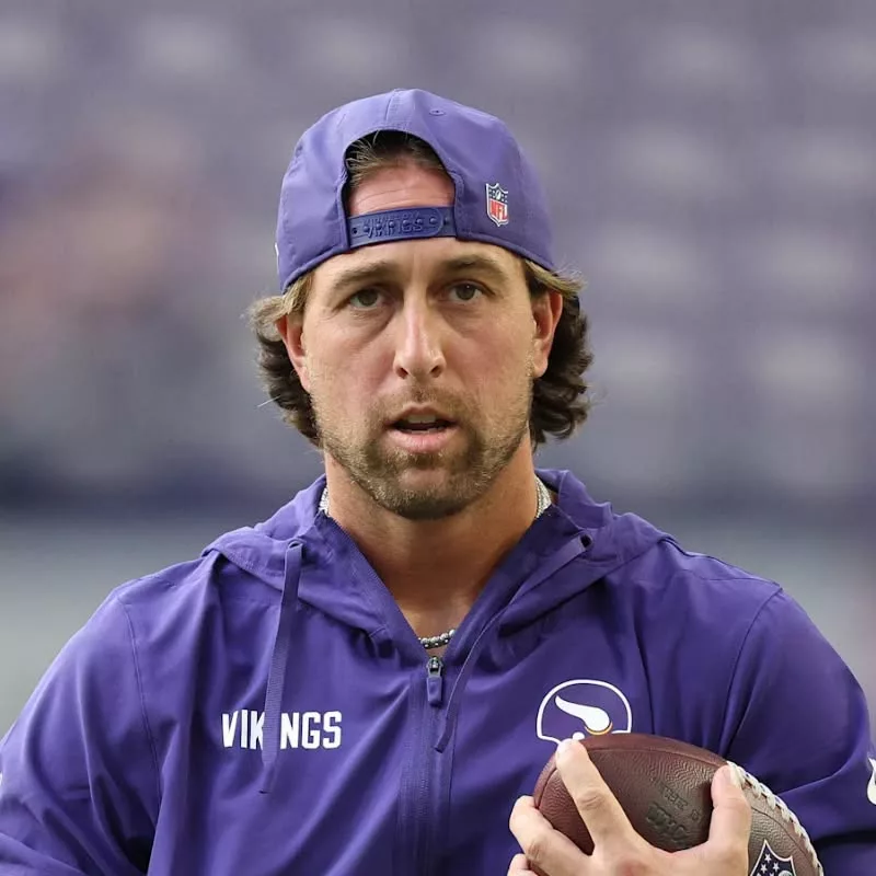 Cover Image for 🚨 BREAKING: Adam Thielen Warns Minnesota Vikings Against Draft-Day “Flash” — Calls for Urgent Fix to Offensive Line