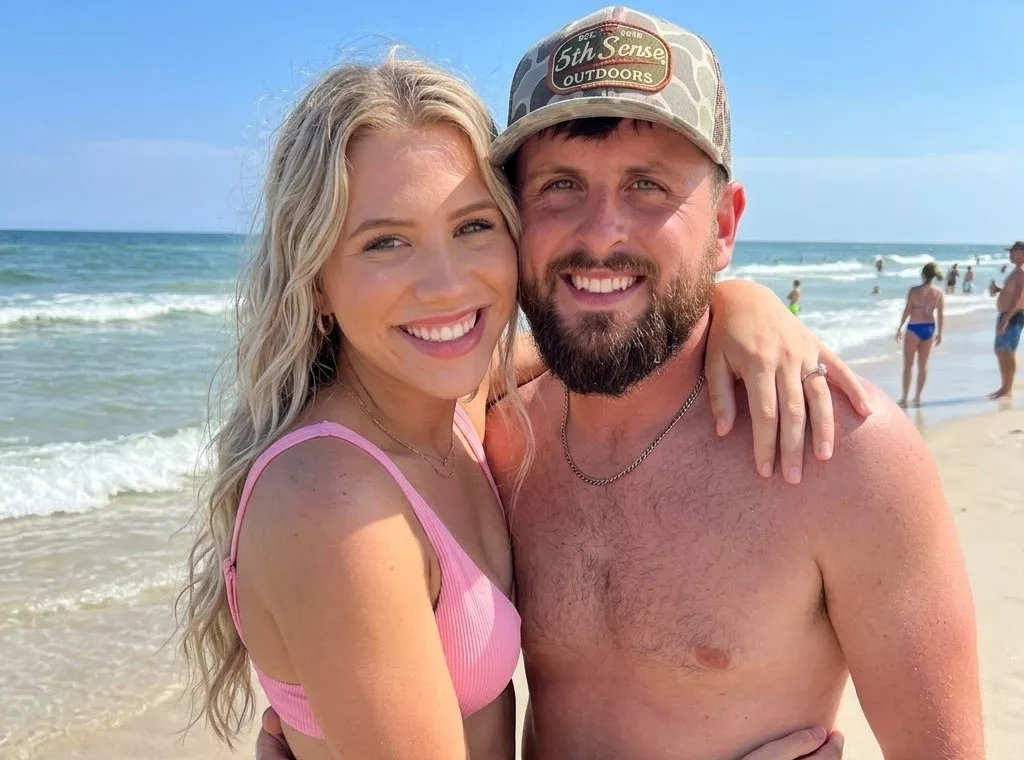 Cover Image for NEW HOT PHOTOS: American Idol singer Hannah Harper is setting the internet on fire with a series of white thong bikini photos at the beach