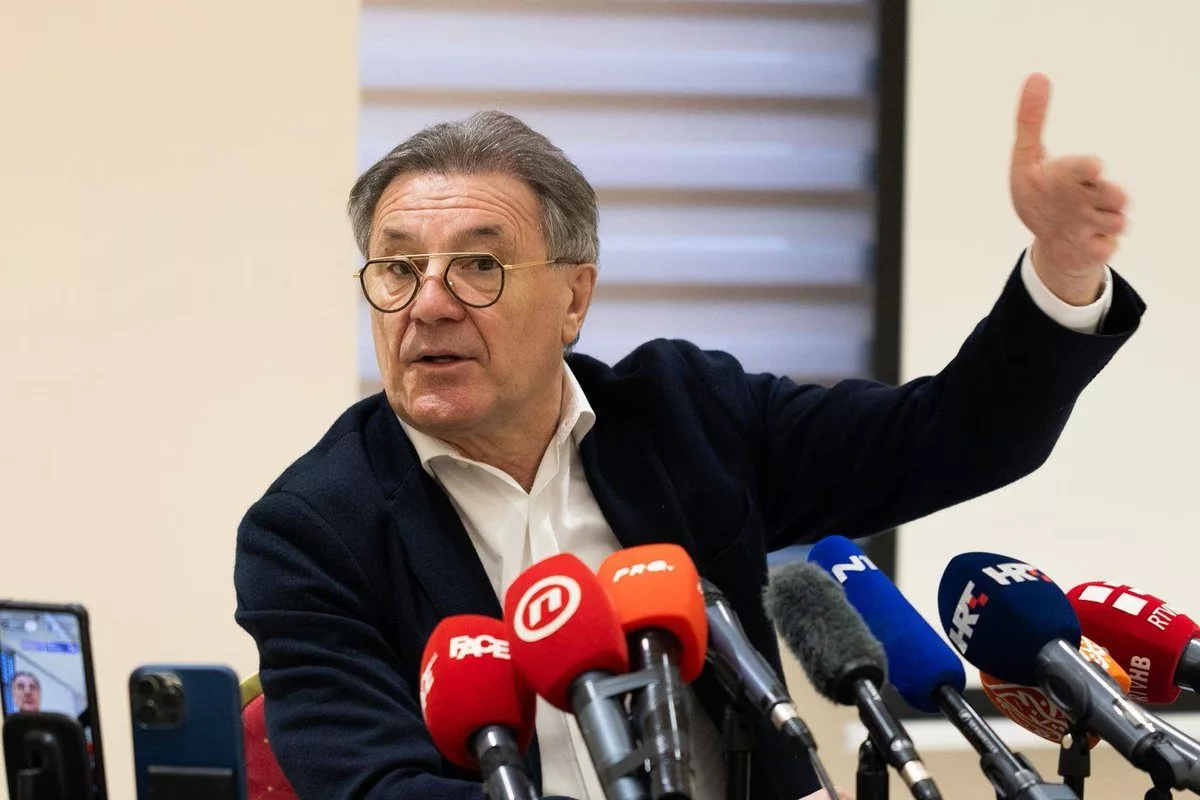Cover Image for OLUJA U HRVATSKOM NOGOMETU: Sukob titana i Modrićev odgovor koji je zapalio naciju