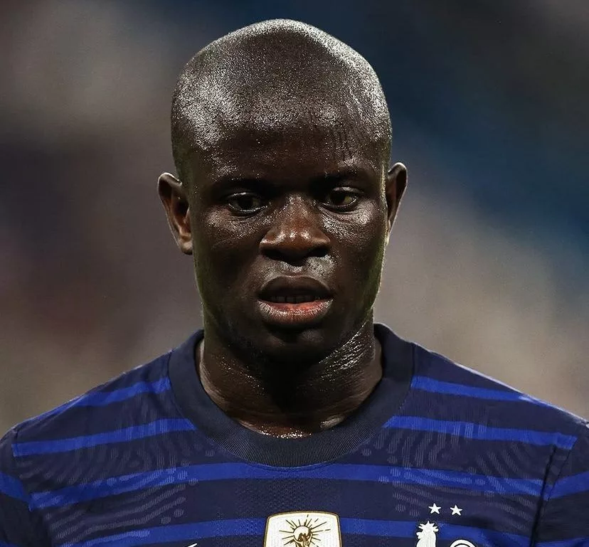 Cover Image for BREAKING : Personne ne s’y attendait… La superstar du football français N’Golo Kanté vient de faire une annonce émouvante qui a laissé les fans complètement sans voix. Ce qui s’est passé ensuite se propage rapidement sur les réseaux sociaux.