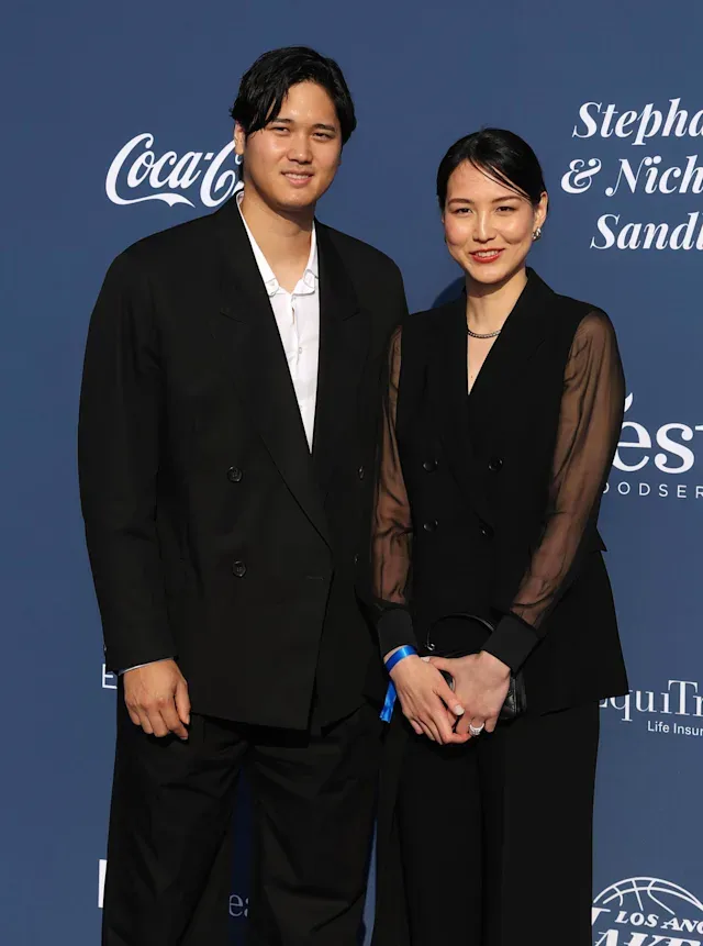 Cover Image for The Untold Struggles of Shohei Ohtani and Wife Mamiko Tanaka Under the Intrusive Media Microscope