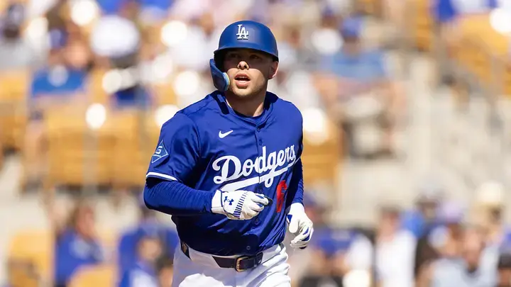 Cover Image for Dodgers Star Packing Bags After Explosive Locker Room Fallout