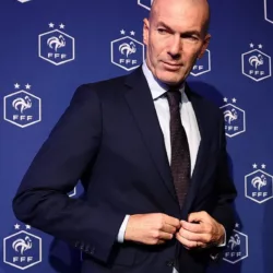 COUP DE TONNERRE : Suite à une réunion à huis clos de plus de trois heures entre la haute direction de l'équipe de France, le nouveau sélectionneur Zinedine Zidane et les principaux cadres des opérations footballistiques, une décision majeure a officiellement été actée.