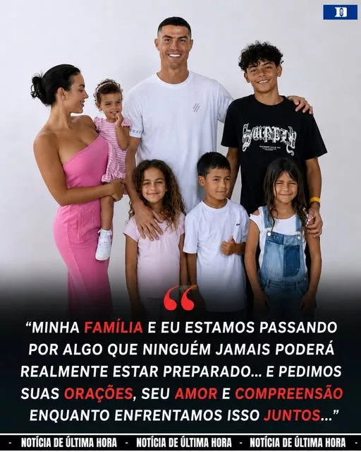 Cover Image for 💔🚨 UM MOMENTO QUE FEZ TODA A ARENA PARAR… E NINGUÉM ESTAVA PREPARADO PARA O QUE ACONTECEU Por alguns instantes, o ambiente mudou completamente. Cristiano Ronaldo estava junto à linha lateral quando o barulho ensurdecedor da multidão começou a desaparecer, dando lugar a um silêncio estranho e pesado. Ao seu lado, Georgina Rodríguez segurava firmemente a sua mão, permanecendo perto dele enquanto os dois enfrentavam aquele momento inesperado. O que teria acontecido para provocar uma reação tão intensa? Por que Ronaldo parecia tão concentrado enquanto milhares de pessoas observavam em silêncio? E o gesto de Georgina escondia algo que ninguém havia percebido? As imagens rapidamente começaram a chamar atenção, deixando os fãs com mais perguntas do que respostas. Mas o que aconteceu naquele instante pode ser muito mais emocionante do que parece… 👀💔⚽