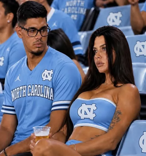 Cover Image for 🚨 THE ENTIRE INTERNET IS GOING CRAZY over what cameras caught a North Carolina Tar Heels fan doing in the stands during the 2026 NCAA Football season opener [VIDEO] 🔵🐏🏈