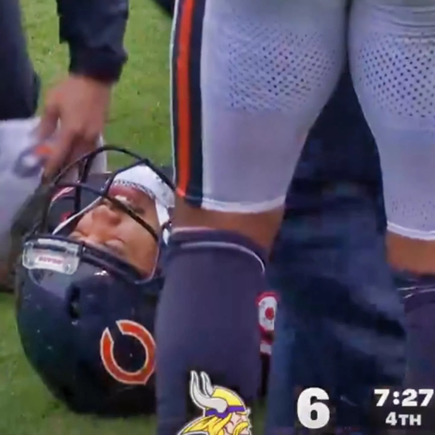 Cover Image for Caleb Williams Goes Down Yelling In Pain After Brutal Injury That’s Hard To Watch [VIDEO]