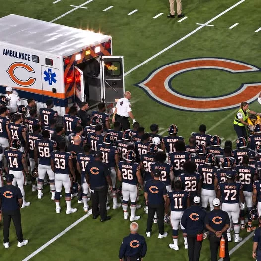 Cover Image for 🚨 Scariest Football Scene Since Damar Hamlin? Ambulance Rushes Onto Field for Chicago Bears Star [VIDEO]
