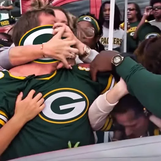 Cover Image for 🚨 Aggressive Male Green Bay Packers Fan Allegedly Slams Female’s Head On Car During Violent Parking Lot Brawl [VIDEO]