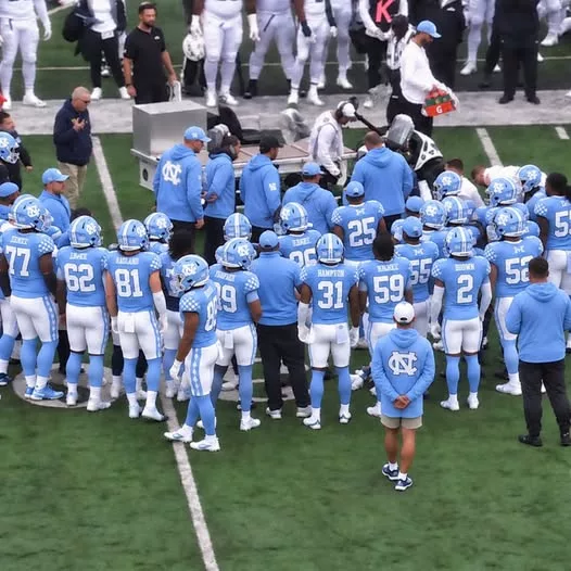 Cover Image for VERY SCARY SCENE: North Carolina Tar Heels Star Placed On Spine Board After Frightening Hit [VIDEO]