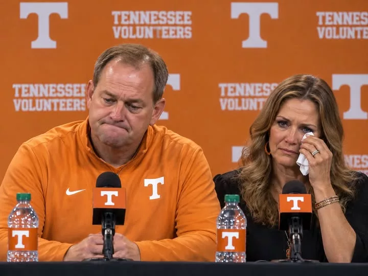 Cover Image for 💔🚨 EMOTIONAL CLAIM SURROUNDING TENNESSEE HEAD COACH JOSH HEUPEL AND HIS WIFE DAWN SPREADS ONLINE — BUT HERE’S WHAT IS ACTUALLY CONFIRMED