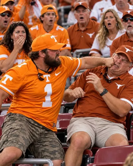 Cover Image for 🚨 SHOCKING VIDEO: Footage Appears to Show Tennessee Fan Hitting Texas Fan in Postgame Brawl After Volunteers’ 17–20 Loss [VIDEO]