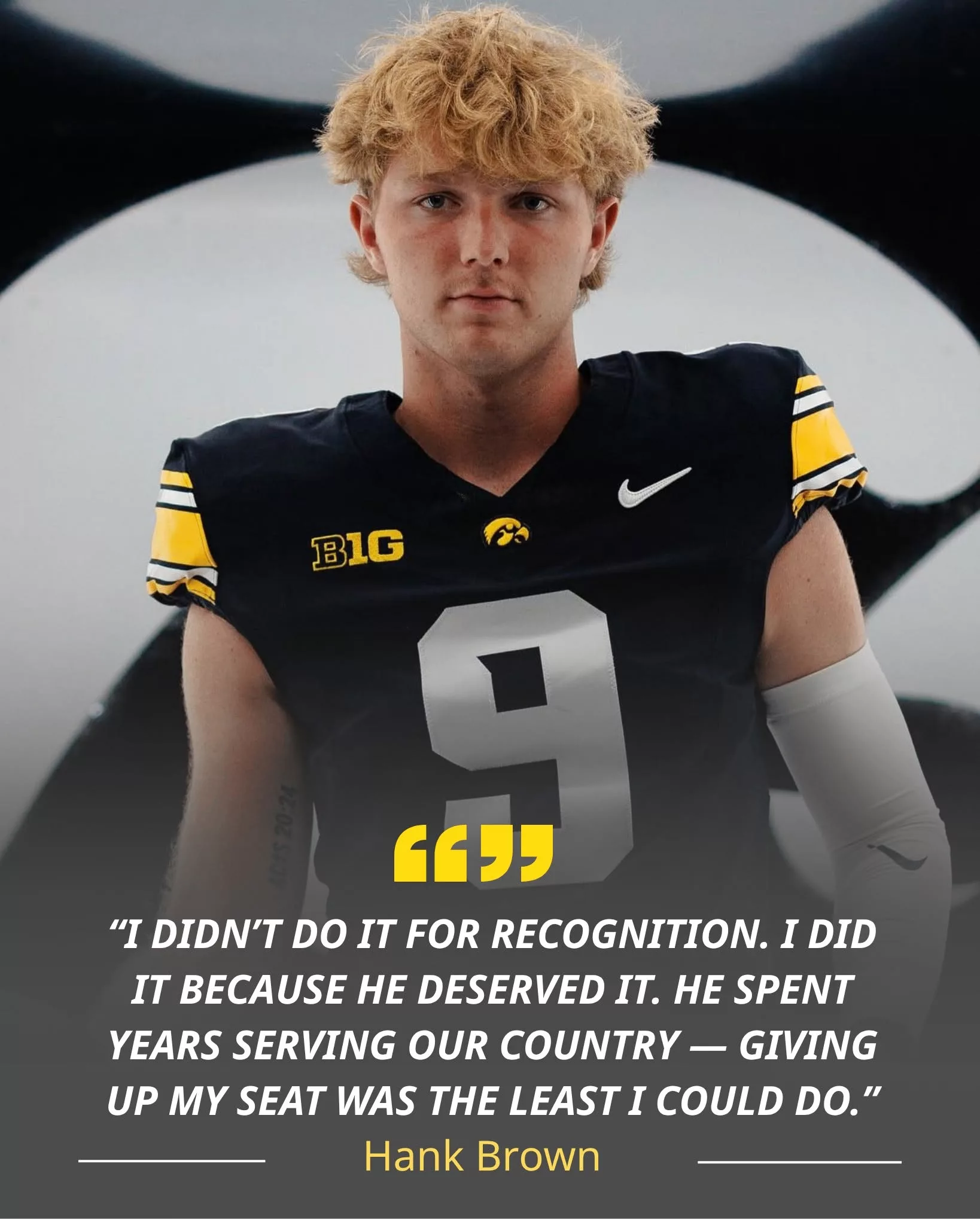 Cover Image for 🚨 BREAKING NEWS: The college football world is talking after Iowa Hawkeyes star Hank Brown quietly made an extraordinary gesture aboard an American Airlines flight.