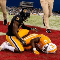 🚨 The replay Tennessee Volunteers fans are terrified to watch. What really happened to the Vols player after that frightening collision? [VIDEO]