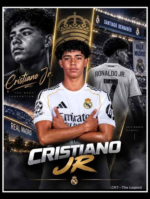 Cover Image for 🥺👑 E SE CRISTIANO RONALDO NUNCA TIVESSE DEIXADO O REAL MADRID?  Imagine Cristiano Jr. crescendo ao redor do lendário Santiago Bernabéu, vendo diariamente o estádio onde seu pai escreveu algumas das páginas mais inesquecíveis da história do futebol. 🤍⚽  E se, anos depois, fosse ele quem surgisse naquele gramado vestido de branco?  Talvez pudéssemos ter testemunhado uma cena impossível de esquecer: Cristiano Jr. entrando no Bernabéu, usando a mesma camisa que seu pai tornou eterna, diante de milhares de torcedores que conheceram primeiro o nome de Cristiano Ronaldo.  Seria apenas um sonho?  Ou o destino poderia ter criado o capítulo mais emocionante da história da família Ronaldo? 👀👑  Um “e se?” que faz qualquer fã imaginar o impossível… 🥺🤍