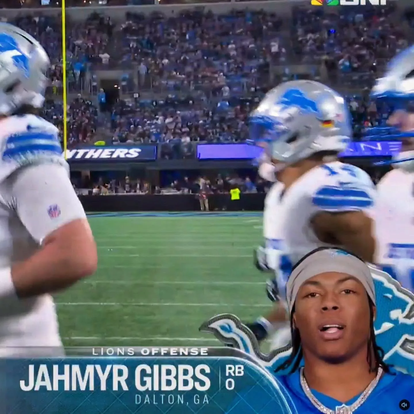 Cover Image for Everyone Is Freaking Out After Jahmyr Gibbs Busted Out The Coolest SNF Player Intro So Far This Season [VIDEO]
