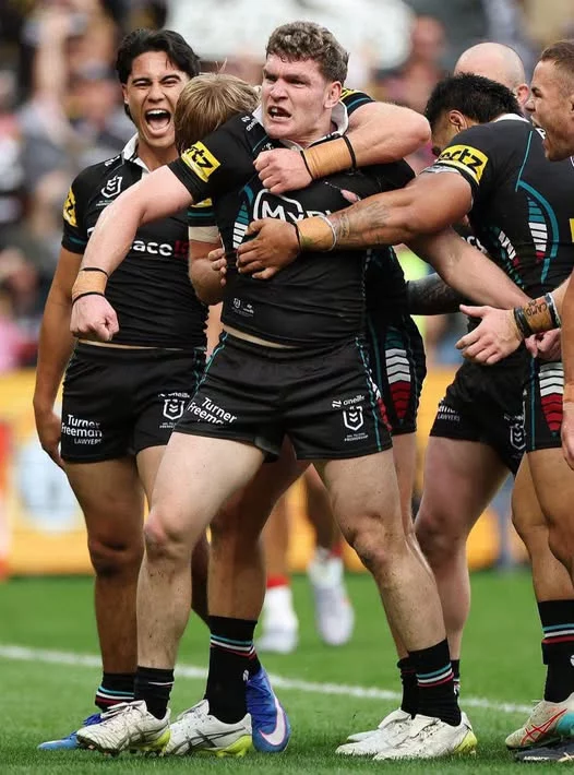 Cover Image for 🚨✍️ PANTHERS FANS ON EDGE! LIAM MARTIN’S FUTURE AT PENRITH HANGS IN THE BALANCE! 🐾  A major contract question is looming over Penrith, and two rival clubs — Brisbane and Cronulla — are reportedly watching Liam Martin’s situation closely. According to News Corp, the Test forward could attract serious attention if he becomes available to negotiate with rival teams from November 1.  Martin reportedly wants a three-year extension and a significant pay rise after putting contract talks on hold in August. With Penrith known for its disciplined salary-cap management, the negotiations could become a delicate balancing act.  The biggest question? Will the Panthers find a deal that keeps one of their toughest forwards in black and gold, or could a rival make an offer too tempting to ignore?  💙 Panthers fans, do whatever it takes to keep Liam Martin at Penrith for LIFE!  Read more and share your thoughts below! 👇🐾