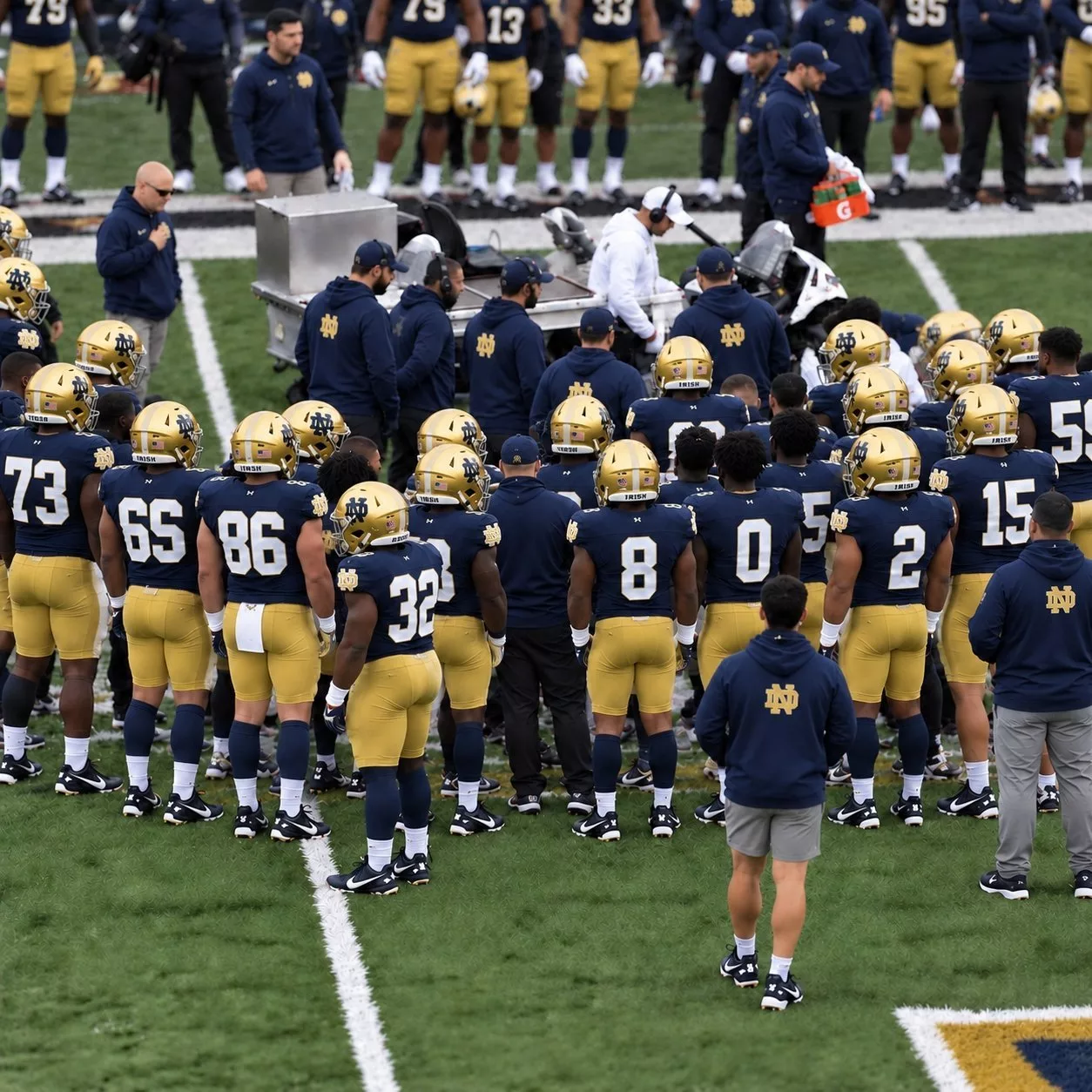 Cover Image for 🚨 Terrifying Scene on the Football Field: Ambulance Rushes Onto the Field for Notre Dame Fighting Irish Star [VIDEO].