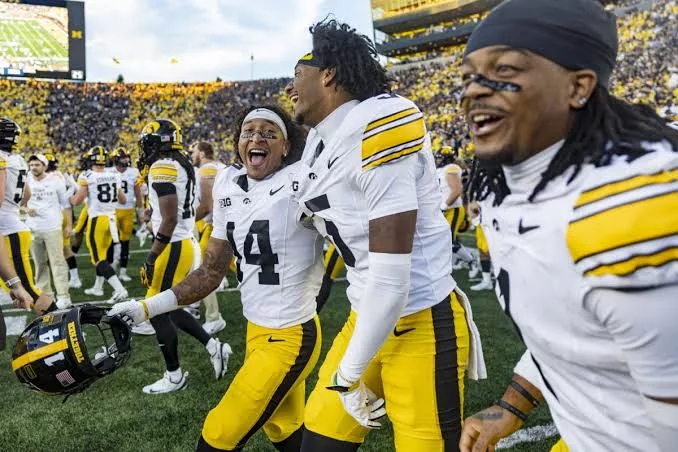 Grading Iowa football's thrilling 20-19 victory over No. 18 Michigan - The  Daily Iowan