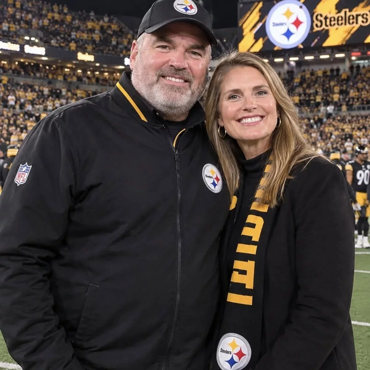 Cover Image for SURPRISE: Pittsburgh Steelers head coach Mike McCarthy’s wife, Jessica McCarthy, treats the public’s eyes with a set of beach photos — oh my god, she’s stunning…