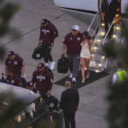 🔥 SHOCKING MOMENT — JUST 10 MINUTES AGO: CCTV footage has been retrieved, capturing the moment Texas A&M Aggies head coach Mike Elko had...